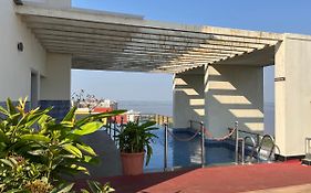 Studio Apt With Rooftop Panoramic Views @ Dabolim