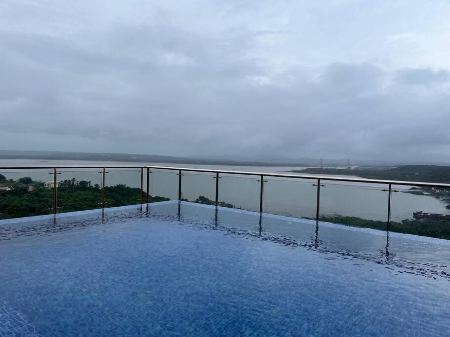 Studio Apt With Rooftop Panoramic Views @ Dabolim Vasco Da Gama Exterior photo