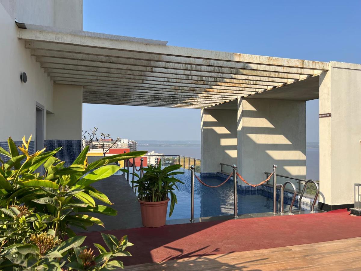 Studio Apt With Rooftop Panoramic Views @ Dabolim Vasco Da Gama Exterior photo